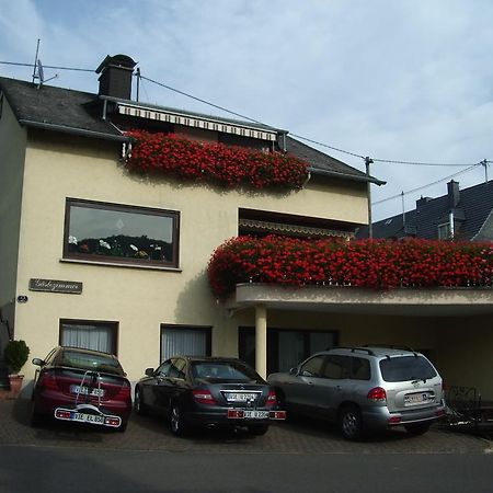 Gaestehaus Resi Hotel Zeltingen-Rachtig Exterior photo